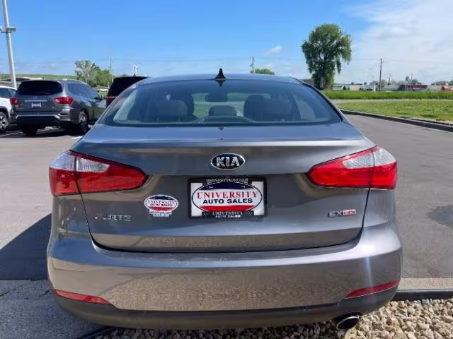 2016 Kia Forte - KNAFX4A84G5549549 - Image #2